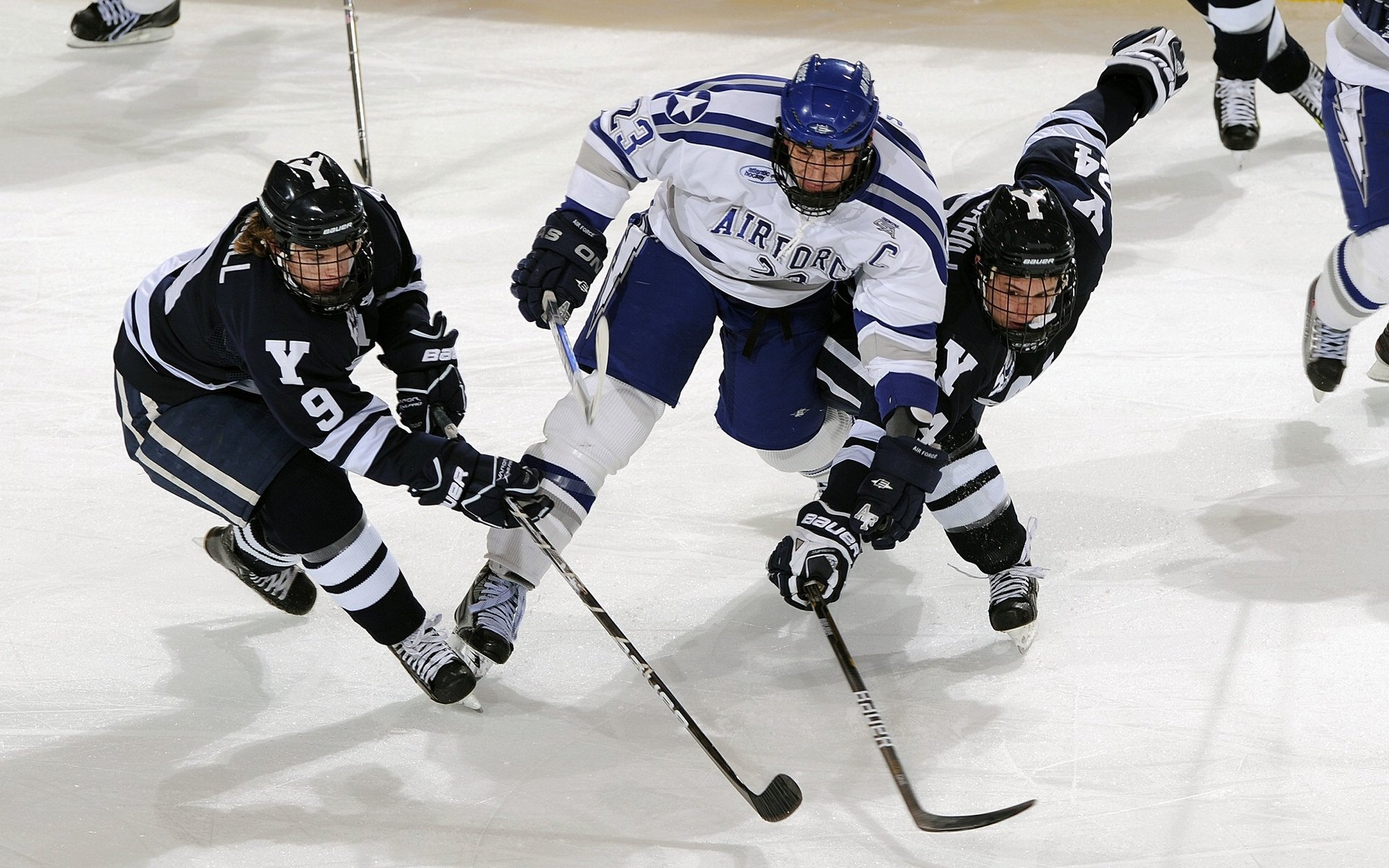 开云竞猜官网-特色荒野滑雪挑战，雪域风光中的极限运动，越野滑雪运动
